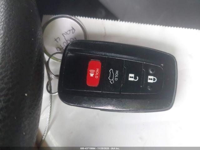 Toyota RAV4 Xle Image 5