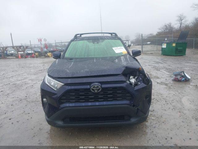 Toyota RAV4 Xle Image 9