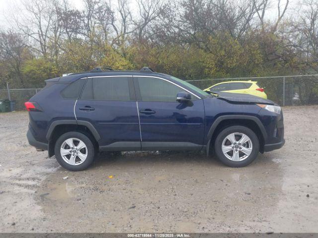 Toyota RAV4 Xle Image 12