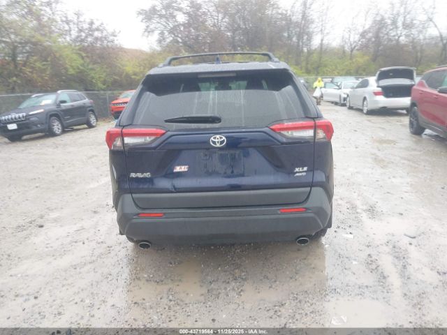 Toyota RAV4 Xle Image 15