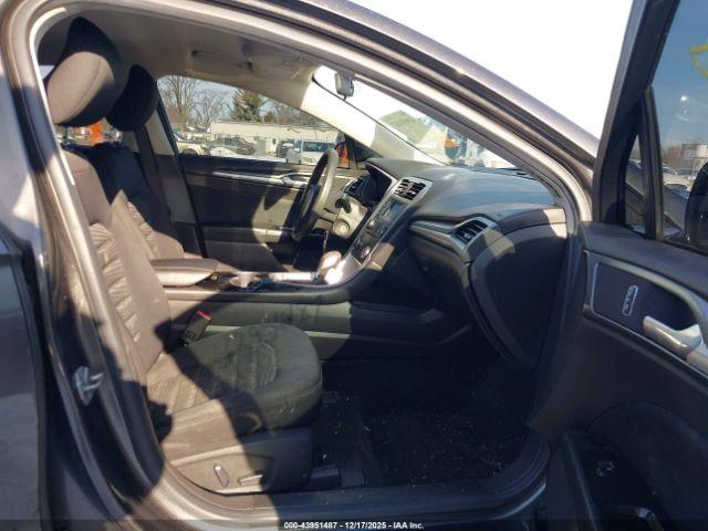 Ford Fusion Se Image 8