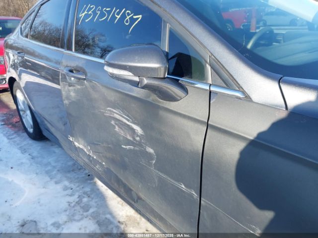 Ford Fusion Se Image 4