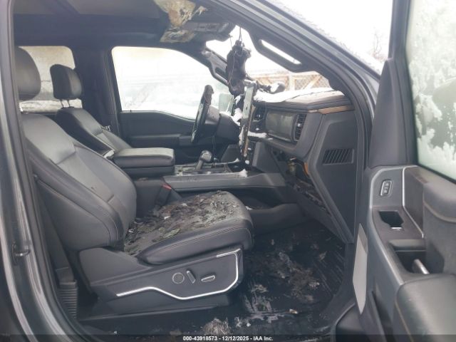 Ford F-150 Lariat Image 2