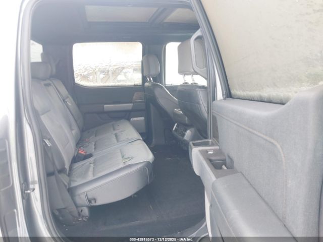 Ford F-150 Lariat Image 13