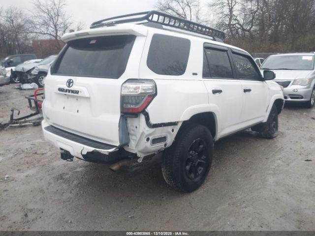 Toyota 4Runner Sr5 Image 13