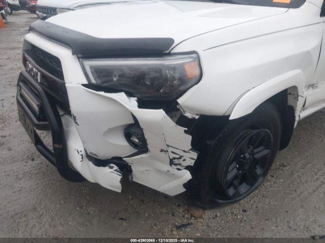 Toyota 4Runner Sr5 Image 15