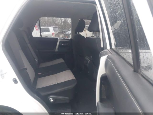 Toyota 4Runner Sr5 Image 17