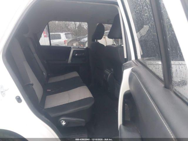 Toyota 4Runner Sr5 Image 17