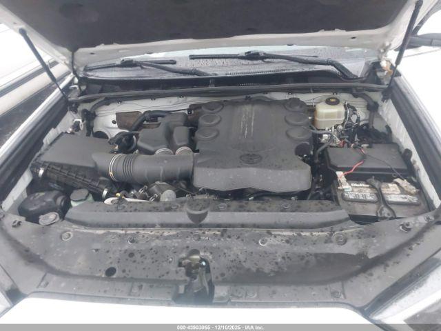 Toyota 4Runner Sr5 Image 16