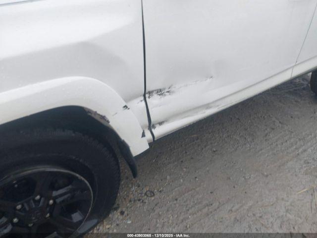 Toyota 4Runner Sr5 Image 12