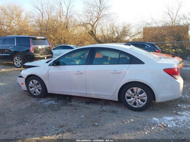 Chevrolet Cruze Ls Auto Image 16