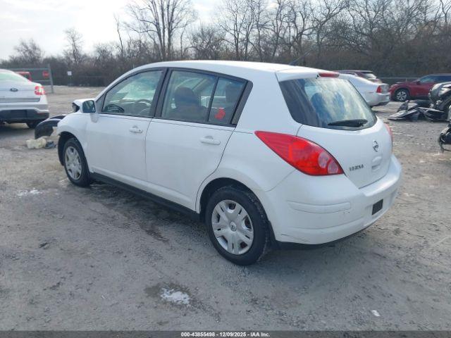 Nissan Versa 1.8s Image 8
