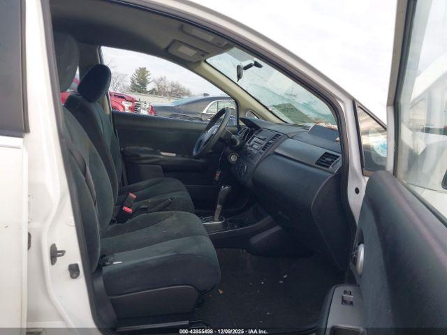 Nissan Versa 1.8s Image 5
