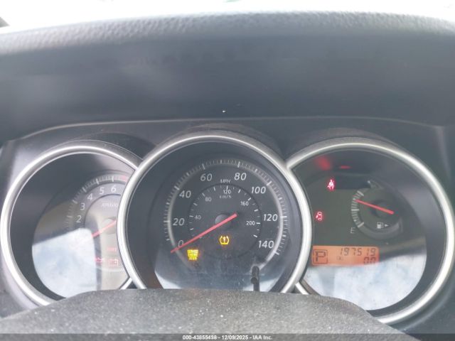 Nissan Versa 1.8s Image 10