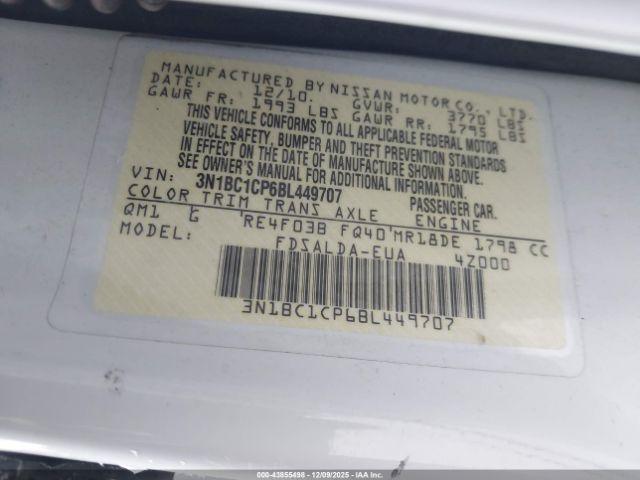 Nissan Versa 1.8s Image 12