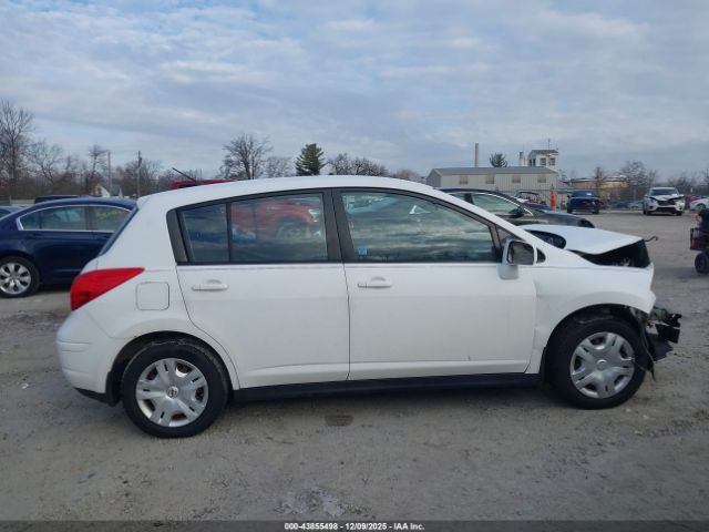 Nissan Versa 1.8s Image 7