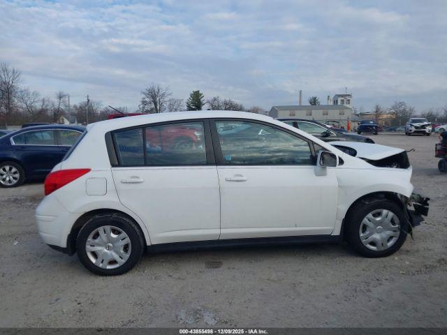 Nissan Versa 1.8s Image 7