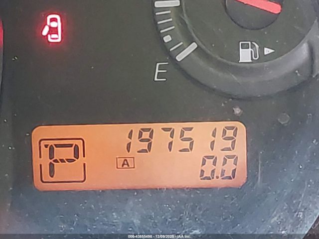 Nissan Versa 1.8s Image 4