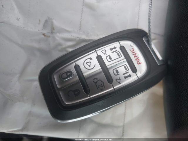 Chrysler Voyager Lx Image 6