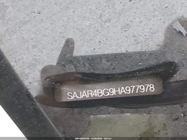 Jaguar XE 25t Image 7