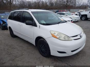  Salvage Toyota Sienna