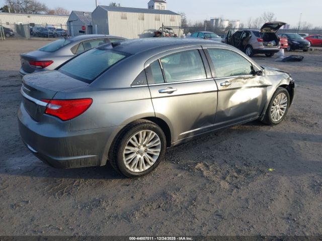 Chrysler 200 Limited Image 10