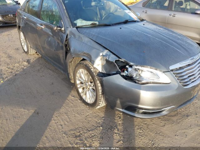 Chrysler 200 Limited Image 7