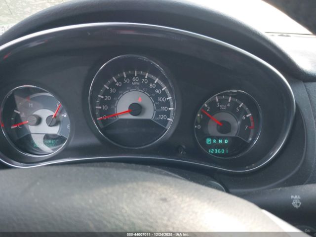 Chrysler 200 Limited Image 6