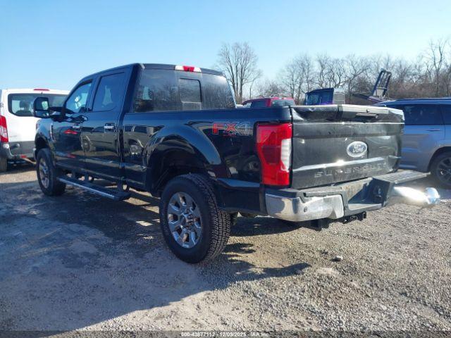 Ford F-250 Lariat Image 3