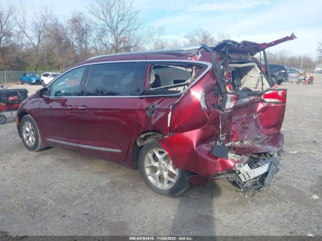 Chrysler Pacifica Touring-l Plus Image 4