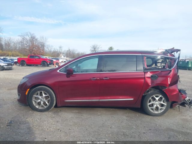 Chrysler Pacifica Touring-l Plus Image 16