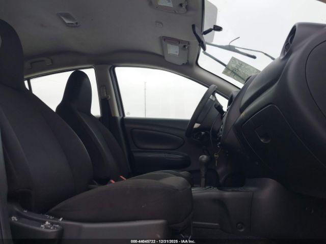 Nissan Versa 1.6 S+ Image 7