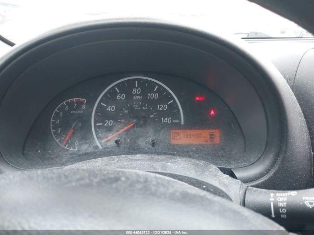 Nissan Versa 1.6 S+ Image 11