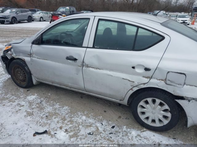 Nissan Versa 1.6 S+ Image 5