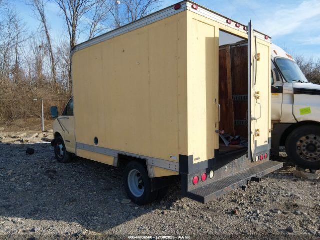 Chevrolet Express Image 8