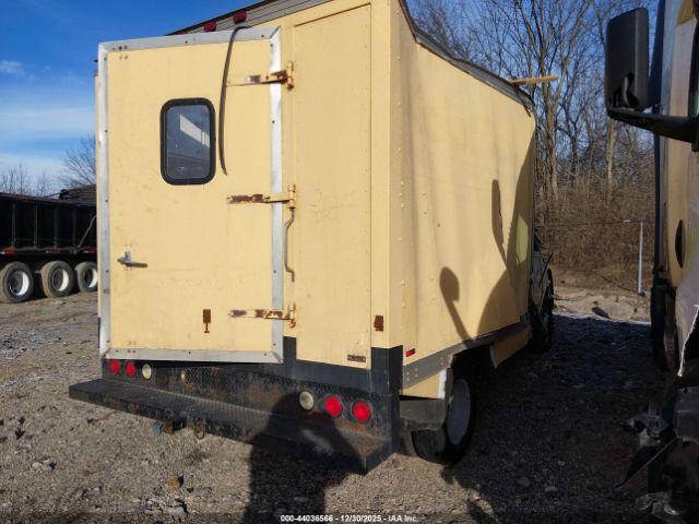 Chevrolet Express Image 17