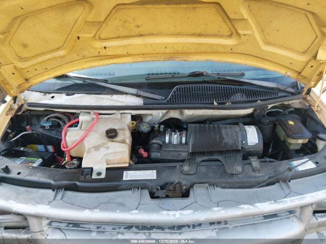 Chevrolet Express Image 5