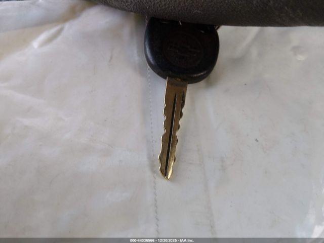 Chevrolet Express Image 16