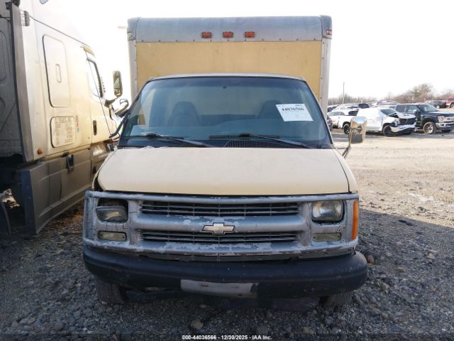 Chevrolet Express Image 12