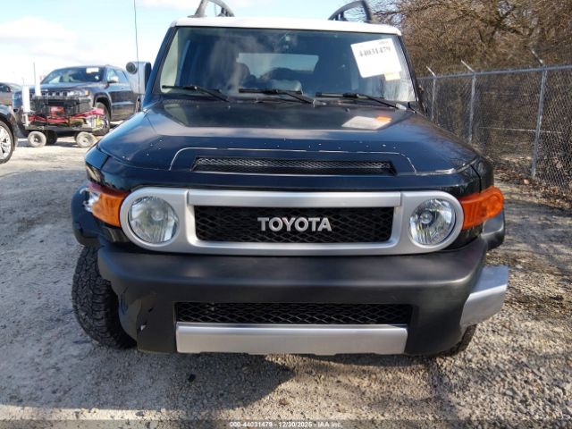 Toyota FJ Cruiser Image 14