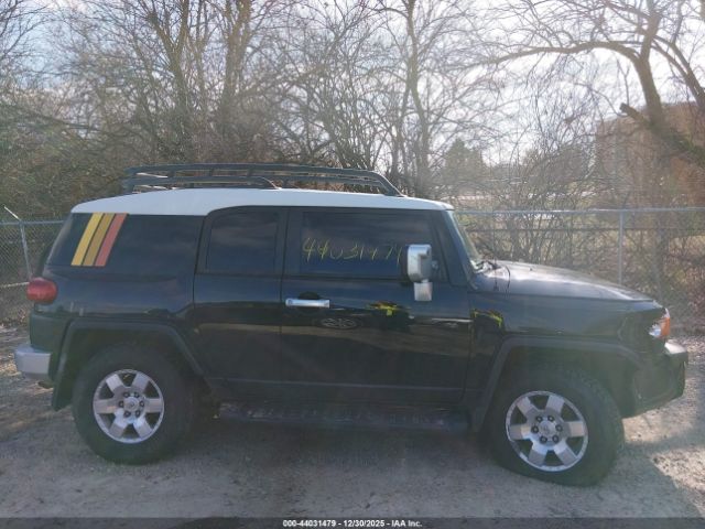 Toyota FJ Cruiser Image 13