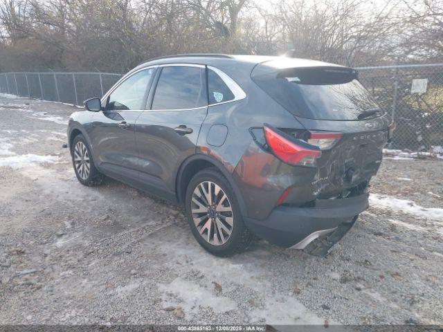 Ford Escape Titanium Image 12