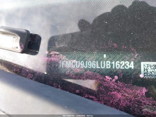 Ford Escape Titanium Image 4