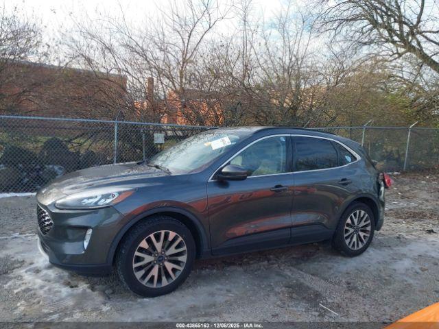 Ford Escape Titanium Image 9