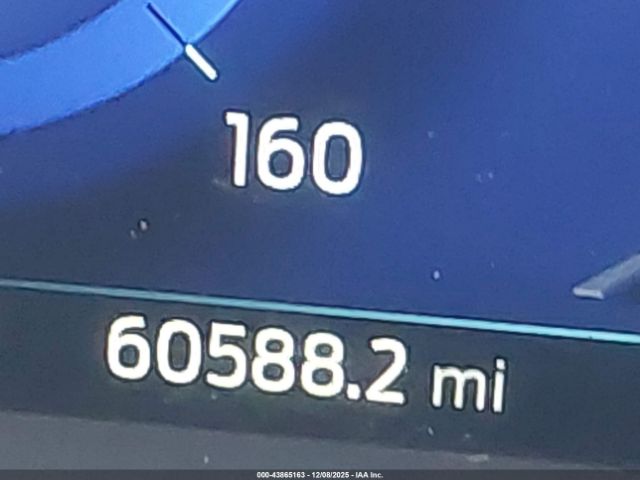 Ford Escape Titanium Image 8