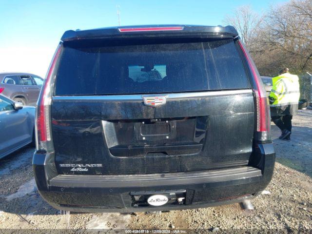 Cadillac Escalade Platinum Image 17