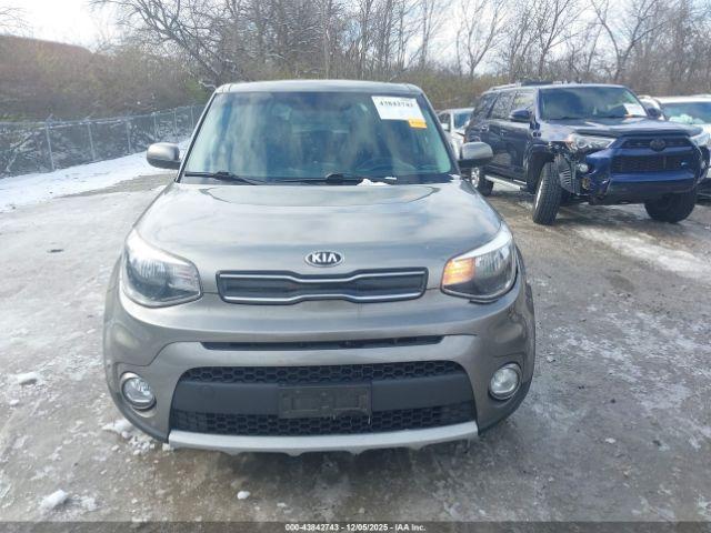Kia Soul + Image 9