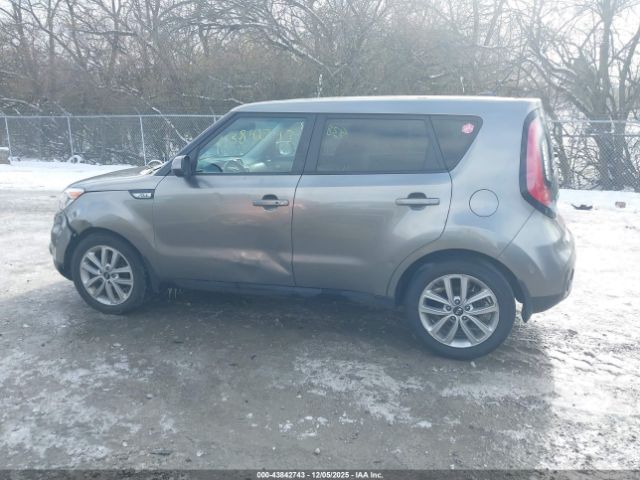 Kia Soul + Image 7