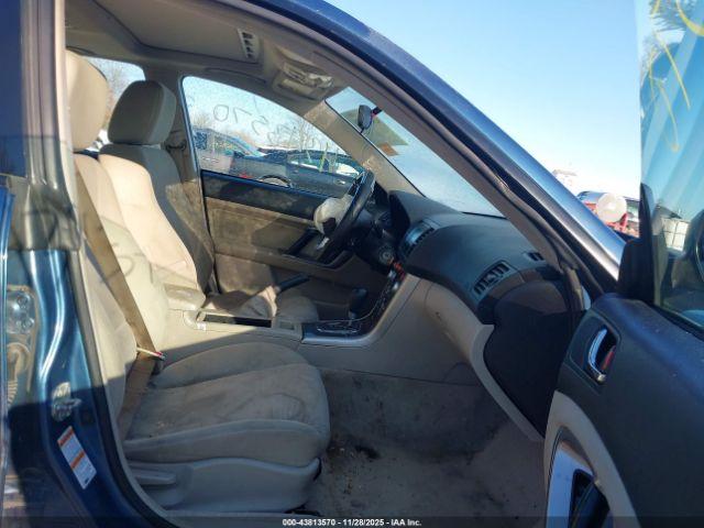 Subaru Legacy 2.5i Image 12