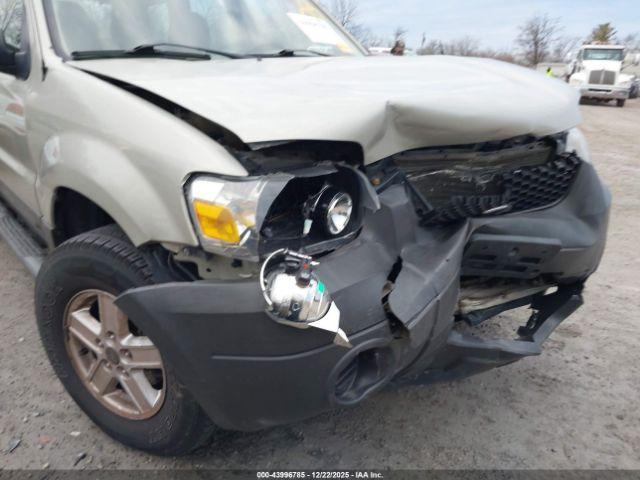 Ford Escape Image 9